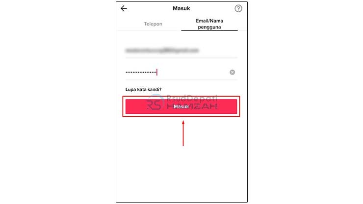Ketuk Tombol Masuk Akun TikTok Dengan Nama Pengguna